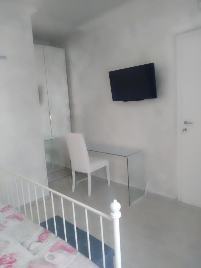פיומיצ'ינו Rosilienza Suites Private Spa, Patio Garden Free Trasfer To & From Airport מראה חיצוני תמונה