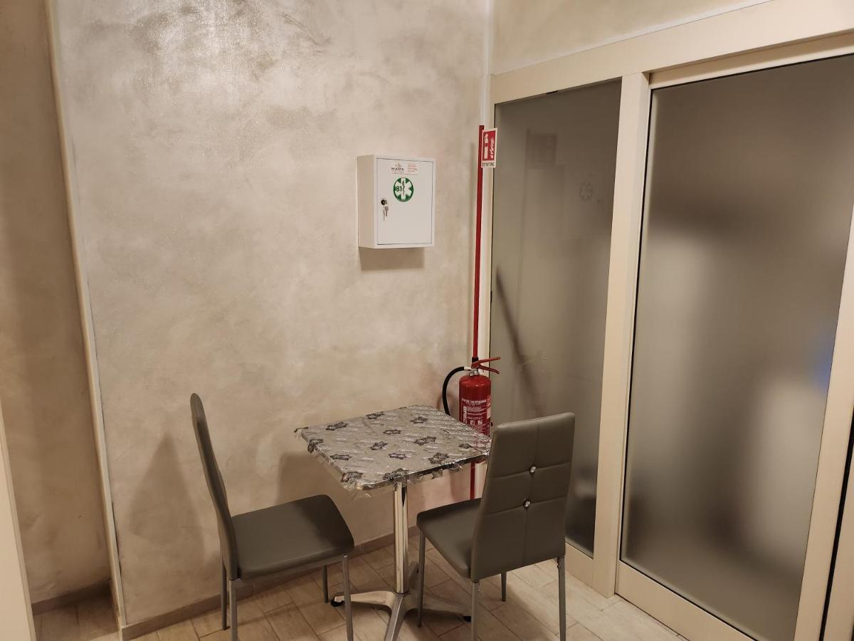 פיומיצ'ינו Rosilienza Suites Private Spa, Patio Garden Free Trasfer To & From Airport מראה חיצוני תמונה