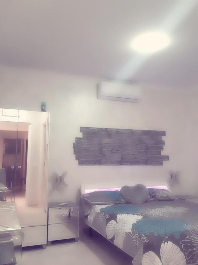 פיומיצ'ינו Rosilienza Suites Private Spa, Patio Garden Free Trasfer To & From Airport מראה חיצוני תמונה