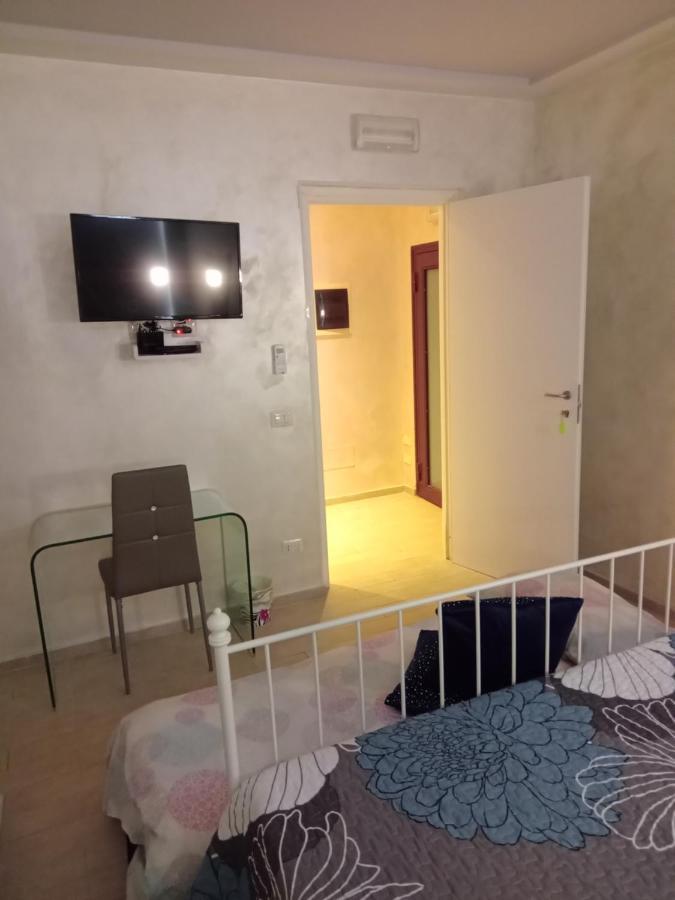 פיומיצ'ינו Rosilienza Suites Private Spa, Patio Garden Free Trasfer To & From Airport מראה חיצוני תמונה